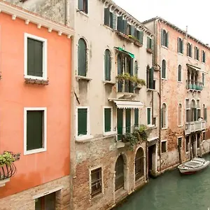 Apartment Dreaming 