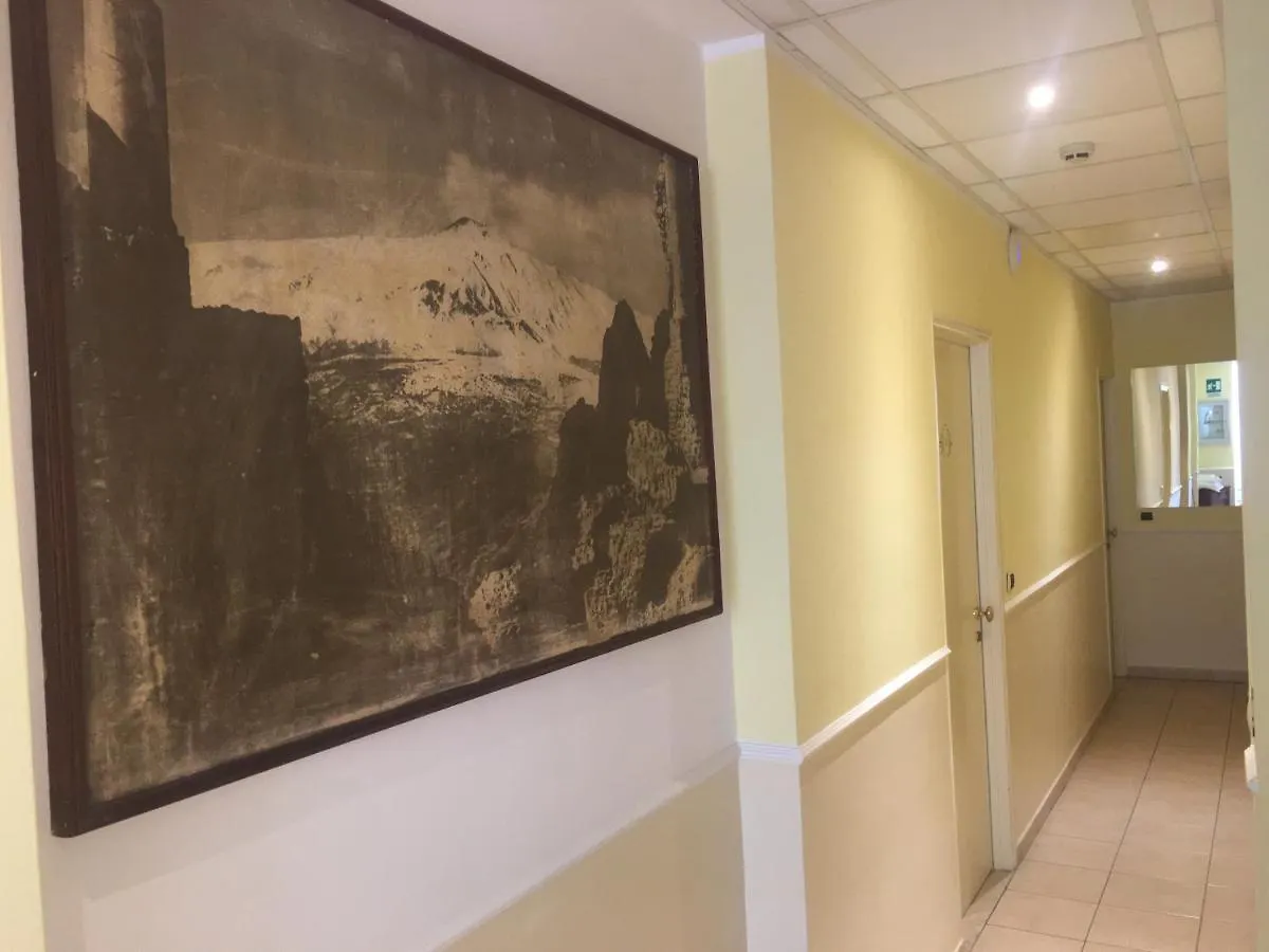 Jonic Hotel Mazzaro تاورمينا
