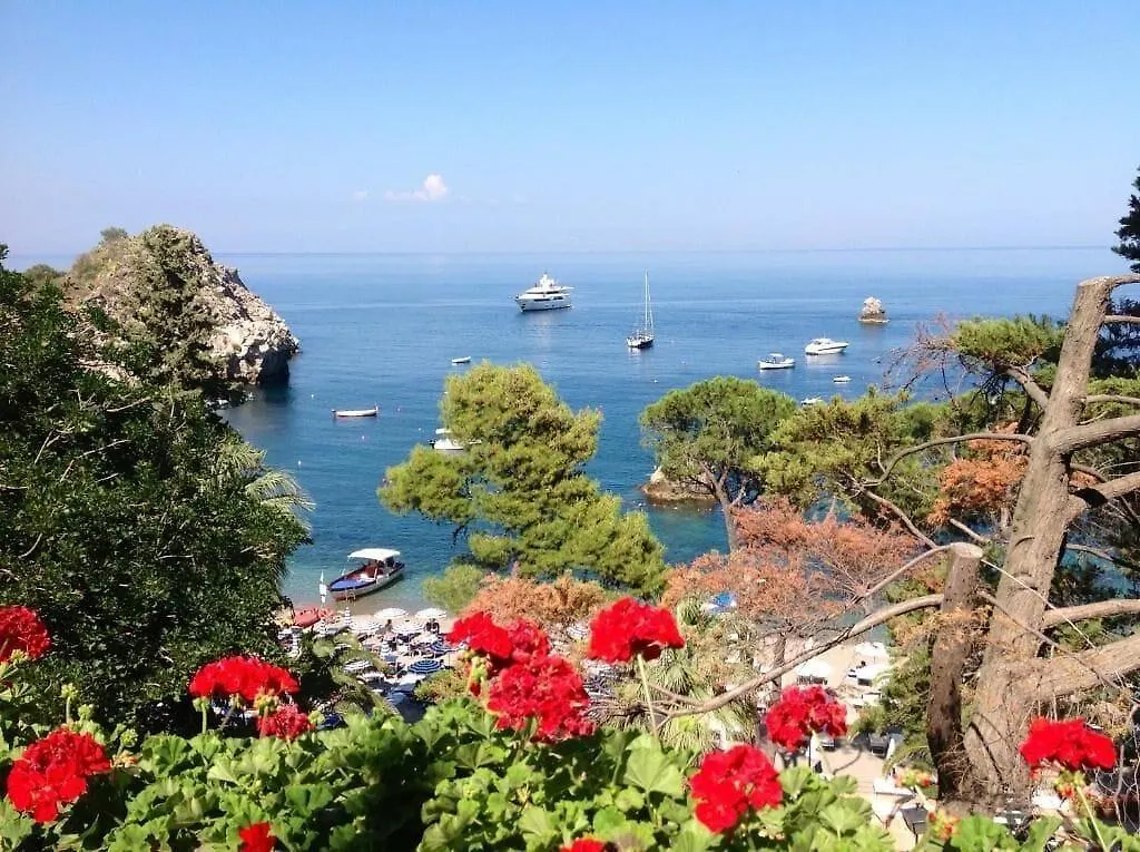 Jonic Hotel Mazzaro تاورمينا