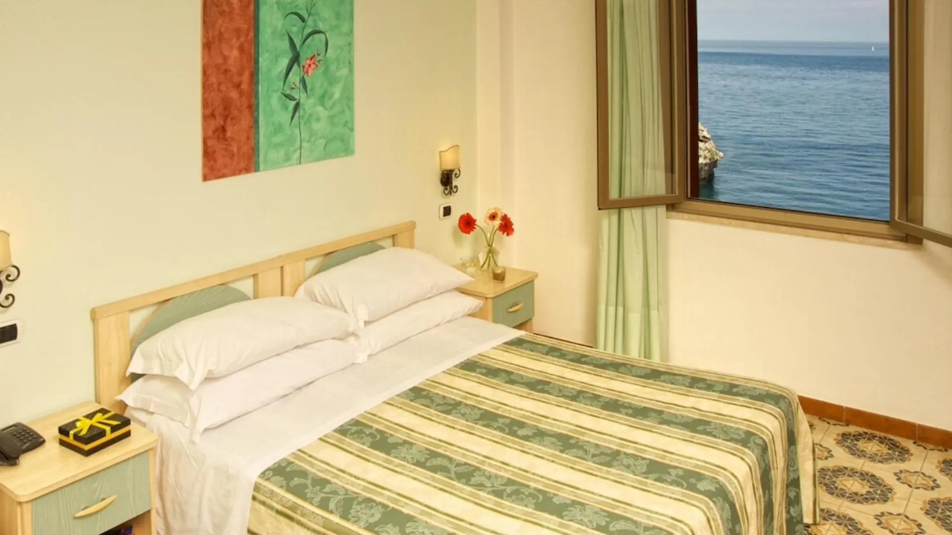 Jonic Hotel Mazzaro تاورمينا