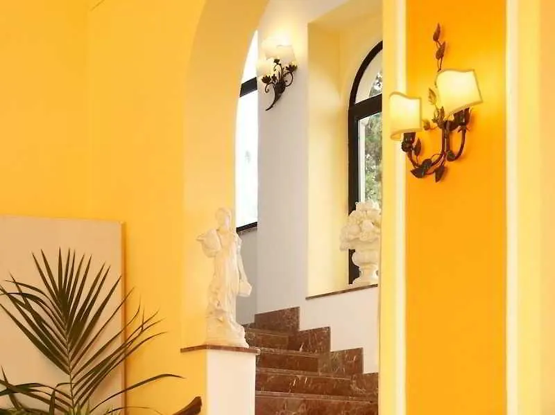 Jonic Hotel Mazzaro تاورمينا