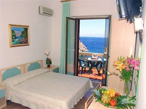 Jonic Hotel Mazzaro تاورمينا